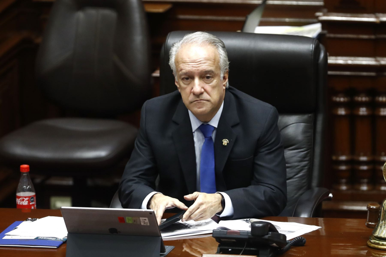 Congresista Hernando Guerra García fallece en Arequipa