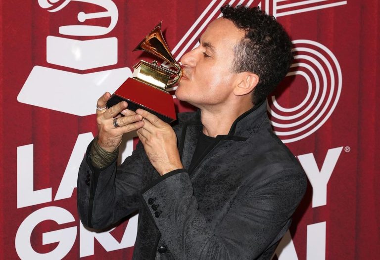 Fonseca celebra noveno Grammy Latino y confirma presentación en “Juntos para tì¨