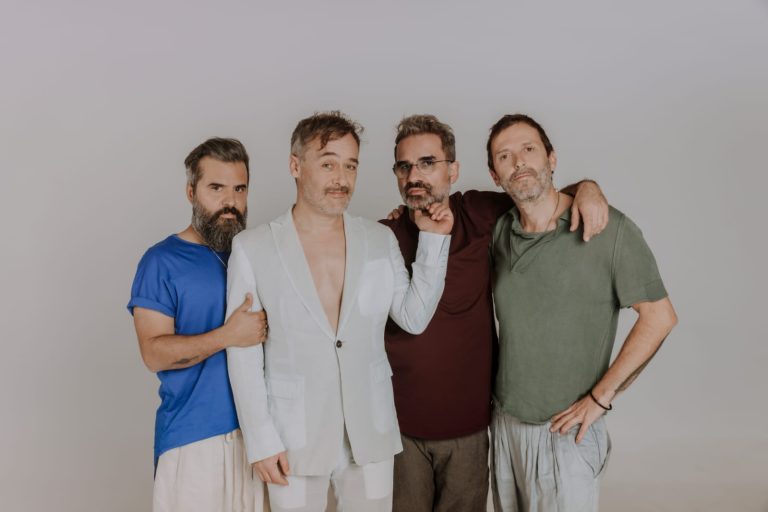 Love of Lesbian regresa a Lima para celebrar sus 25 años con un único concierto